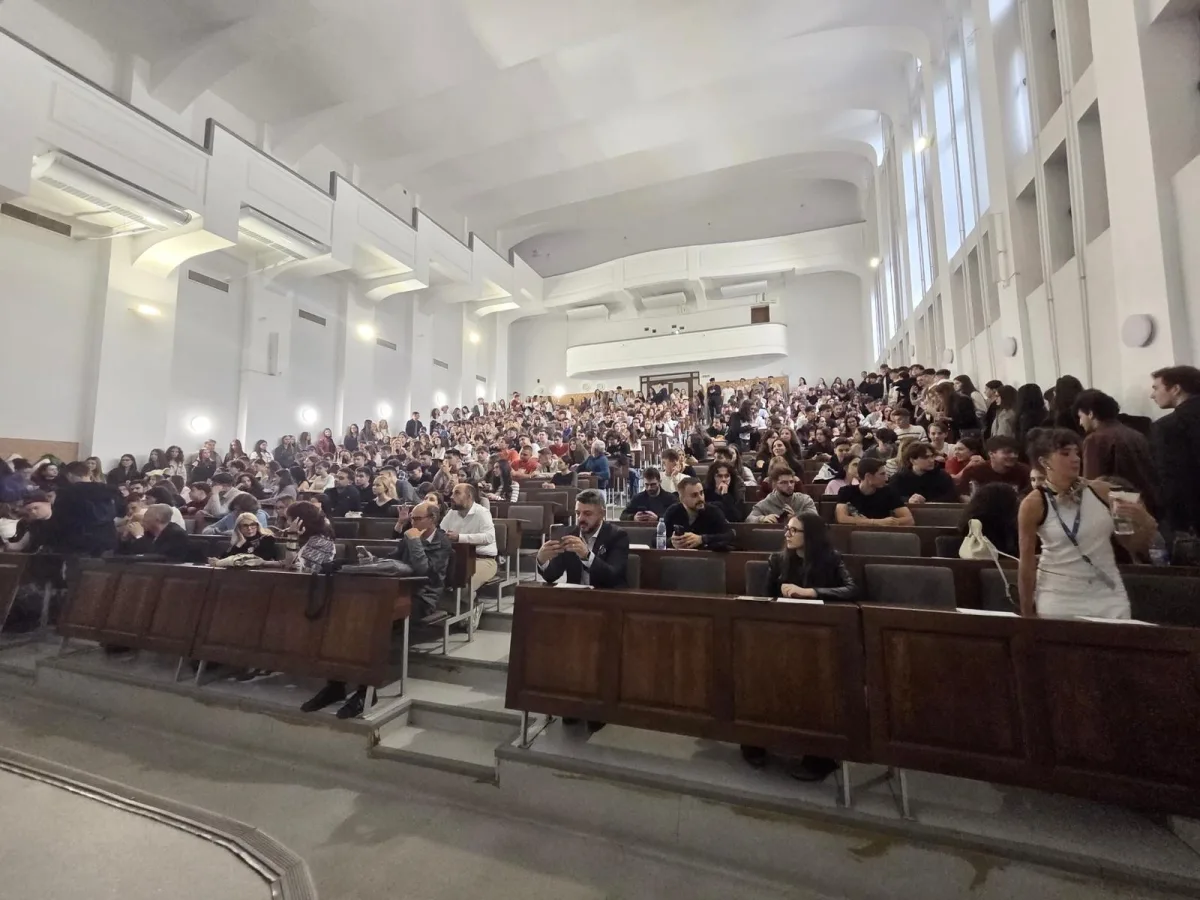 What students don't learn at university — but discover in their first real project